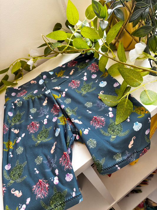 Stretch cotton jersey yoga waistband bike cycle shorts - turtle under the sea print