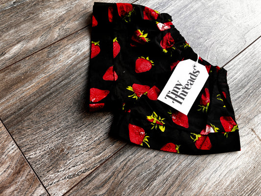 Loose fit shorts - 100% cotton - strawberry print